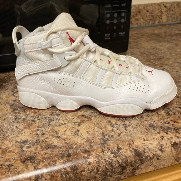 Jordan 6 rings barely worn good condition size 6y. No original box. - Picture 4 of 7